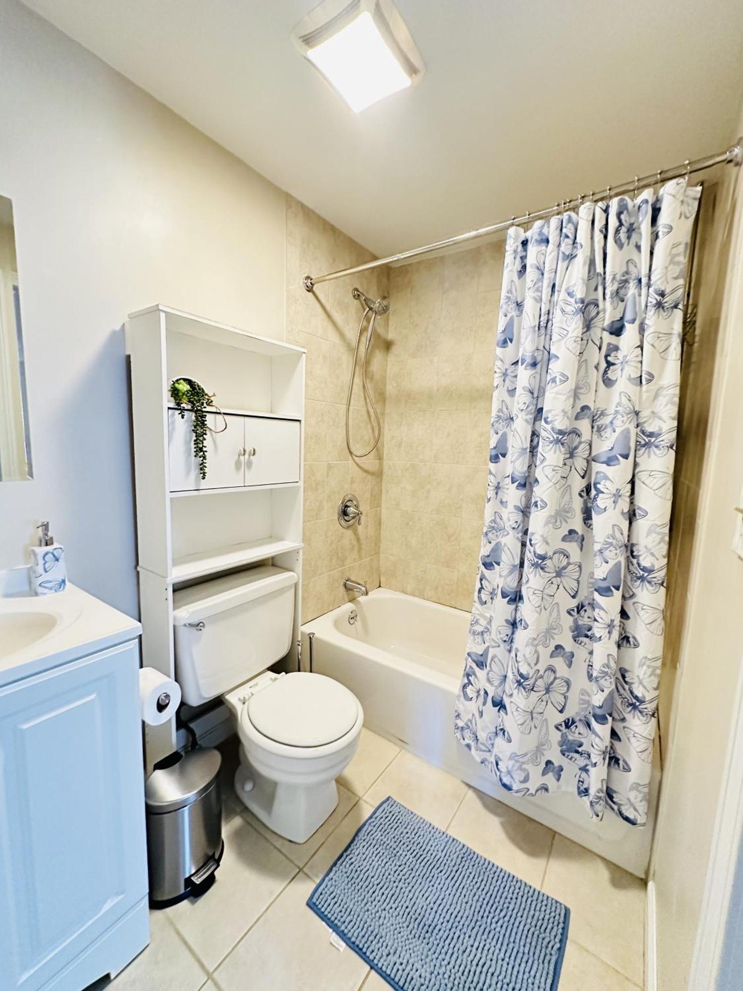 Cozy, Pleasant 2Br Apt In Beach Community! Norwalk Exterior photo